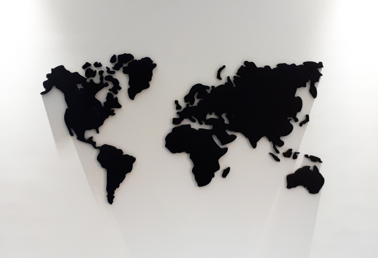 carte du monde mdf noir