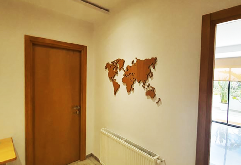 world map découpe mdf stratifié