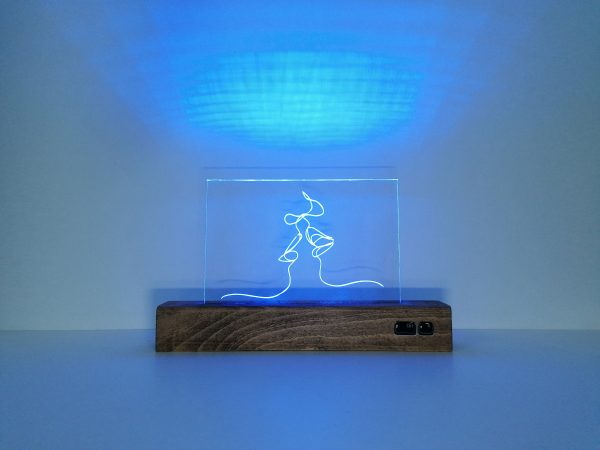 kiss-dessin-line-lampe-bleu