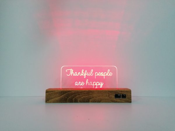 thankful-people-are-happy-quote-lampe-rouge